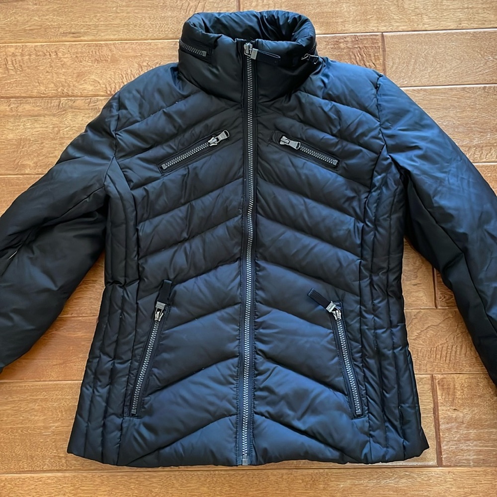 Black puffy jacket size s
